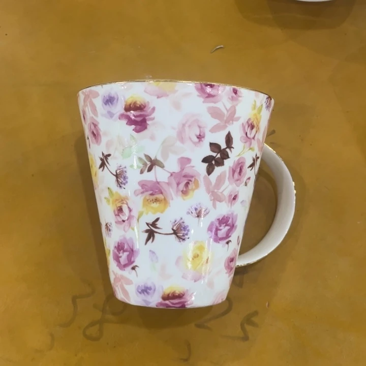 300ml骨瓷马克杯一个