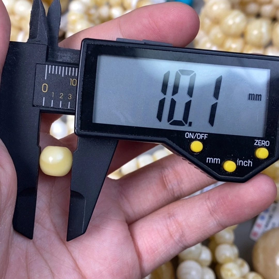 琥珀未镶嵌珠宝奇石0.6g