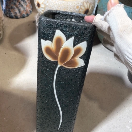 罐默认微瑕，有孔编号16-8