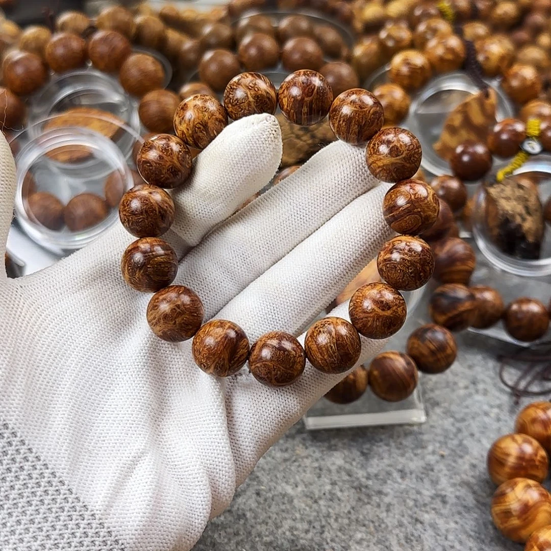 j***。手串/手链柏木太行崖柏1.5陈化满树变异甲纹