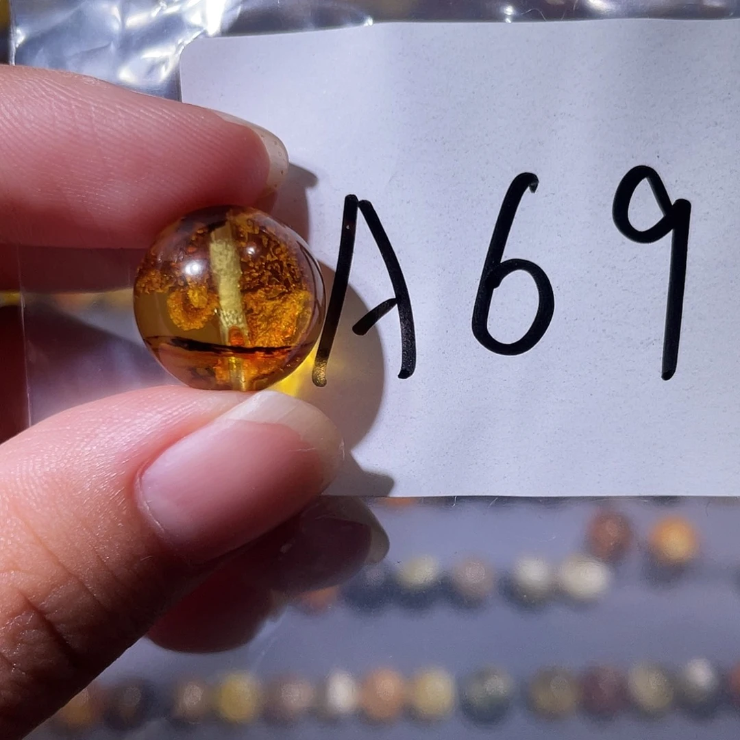 未镶嵌琥珀裸石15.3福利