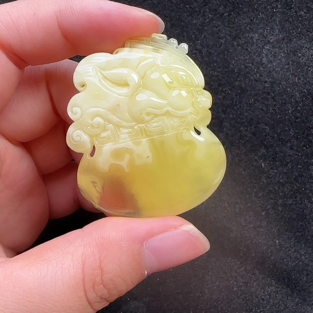蜜蜡未镶嵌珠宝奇石