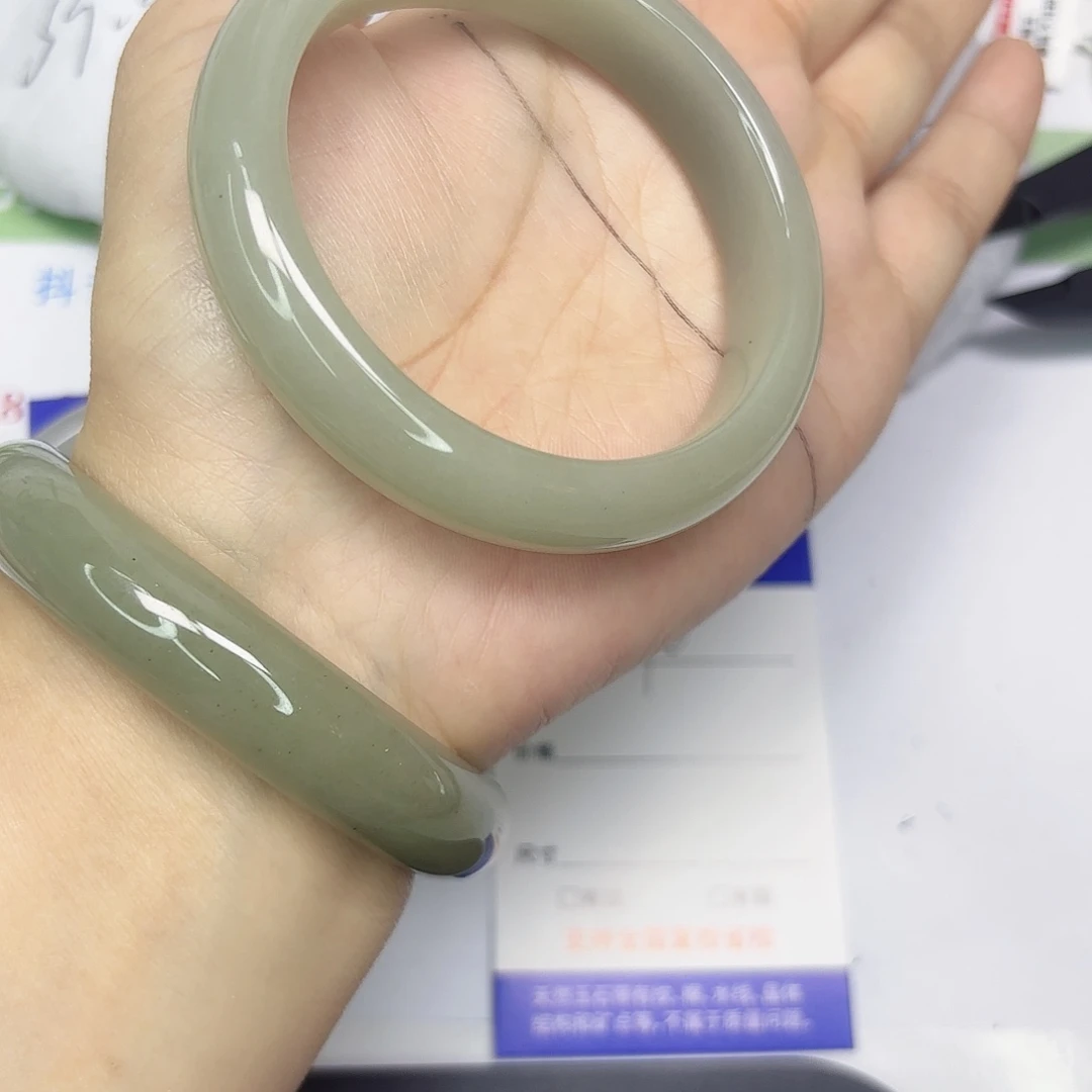 石英质玉未镶嵌手镯90/58