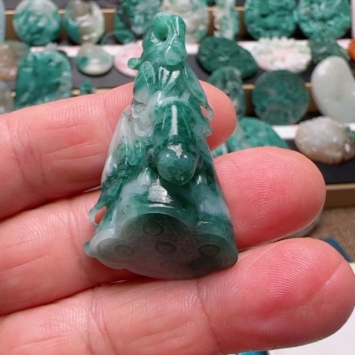 独山玉未镶嵌颈饰