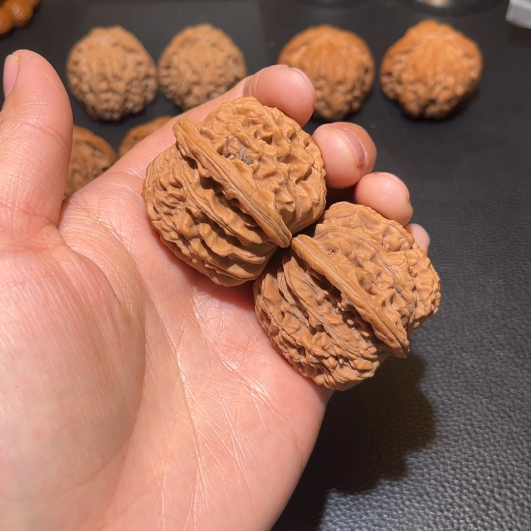 番***梅文玩核桃把件四座楼