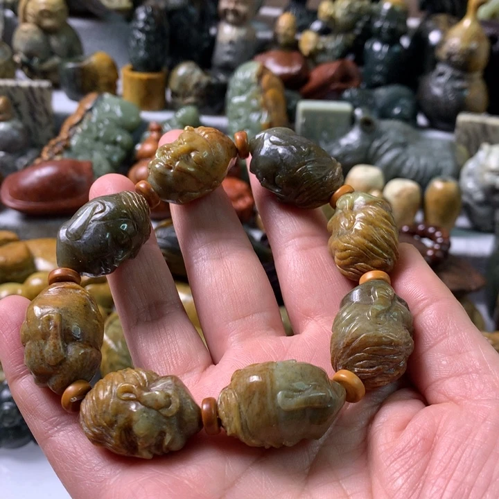 未镶嵌岫岩河磨玉（透闪石质玉）把件