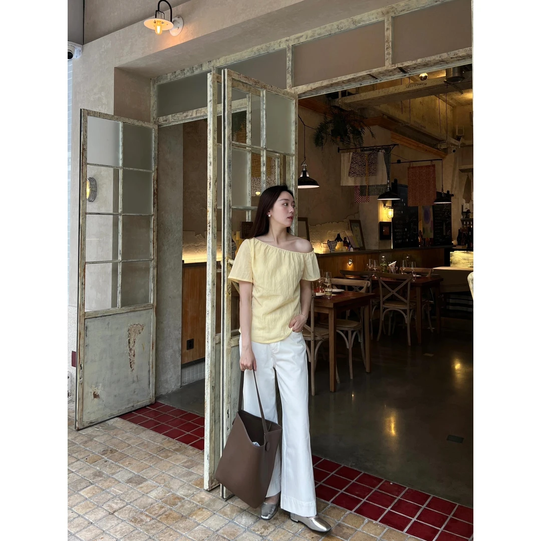法式独特高腰阔腿裤套装小众不撞款慵懒休闲风穿搭女黄色斜肩衬衫