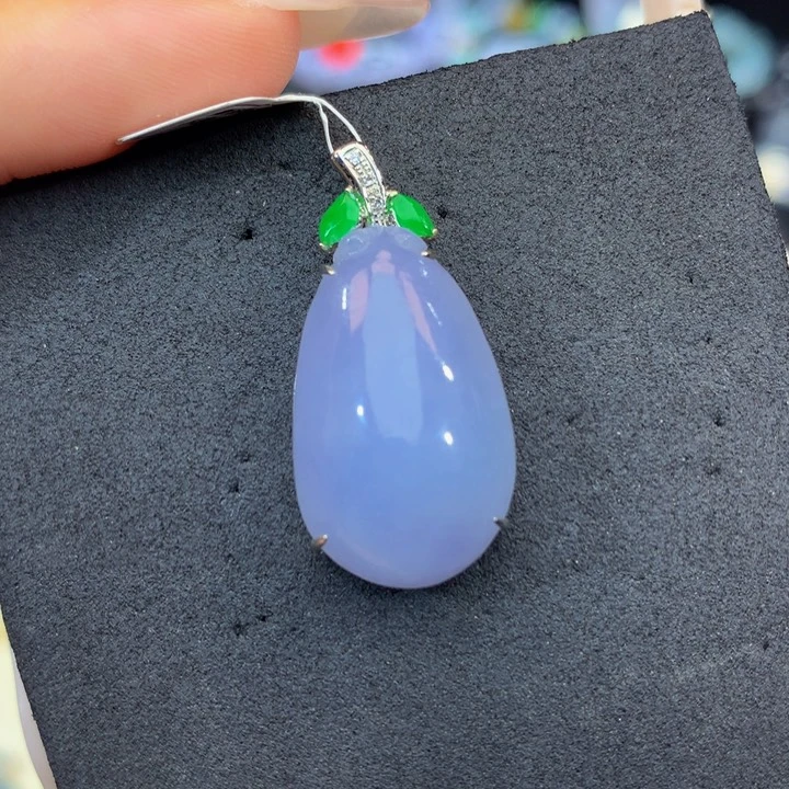 翡翠18K金镶嵌颈饰翡翠