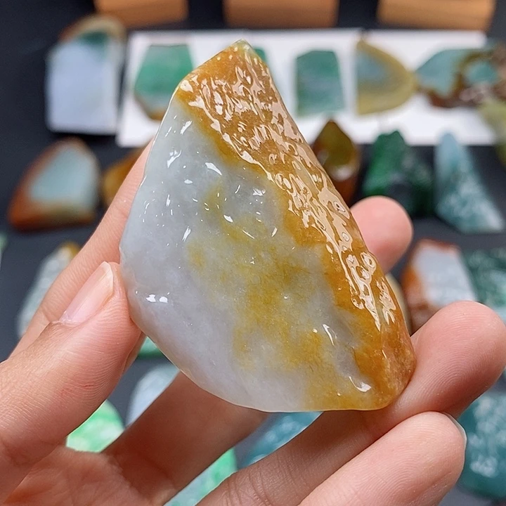 R****定制翡翠未镶嵌翡翠