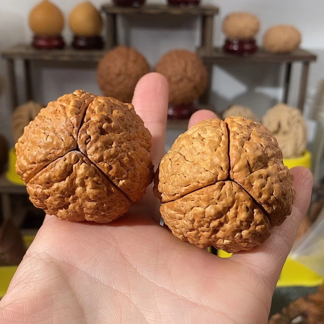 吊坠文玩核桃三瓣脑纹金刚练手色差不退不换不接受中差评 45