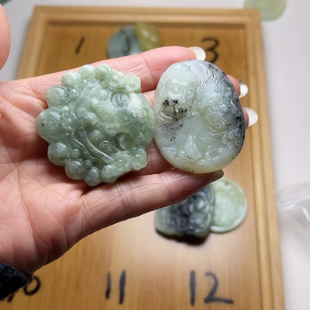 春***雾蛇纹石玉未镶嵌颈饰