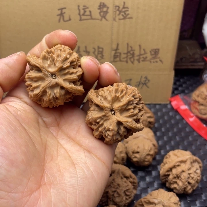 竿***者文玩核桃吊坠苹果园有磕碰不退不换
