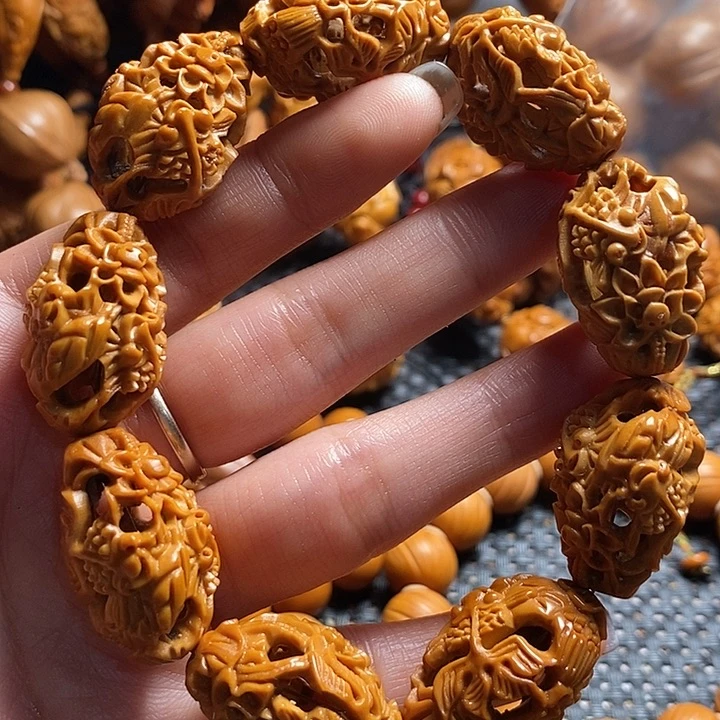 吊坠橄榄核镂空金玉满堂