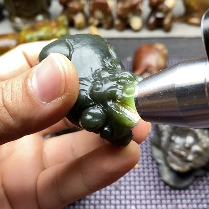 未镶嵌蛇纹石玉颈饰