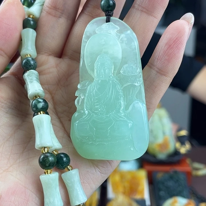蛇纹石玉未镶嵌颈饰