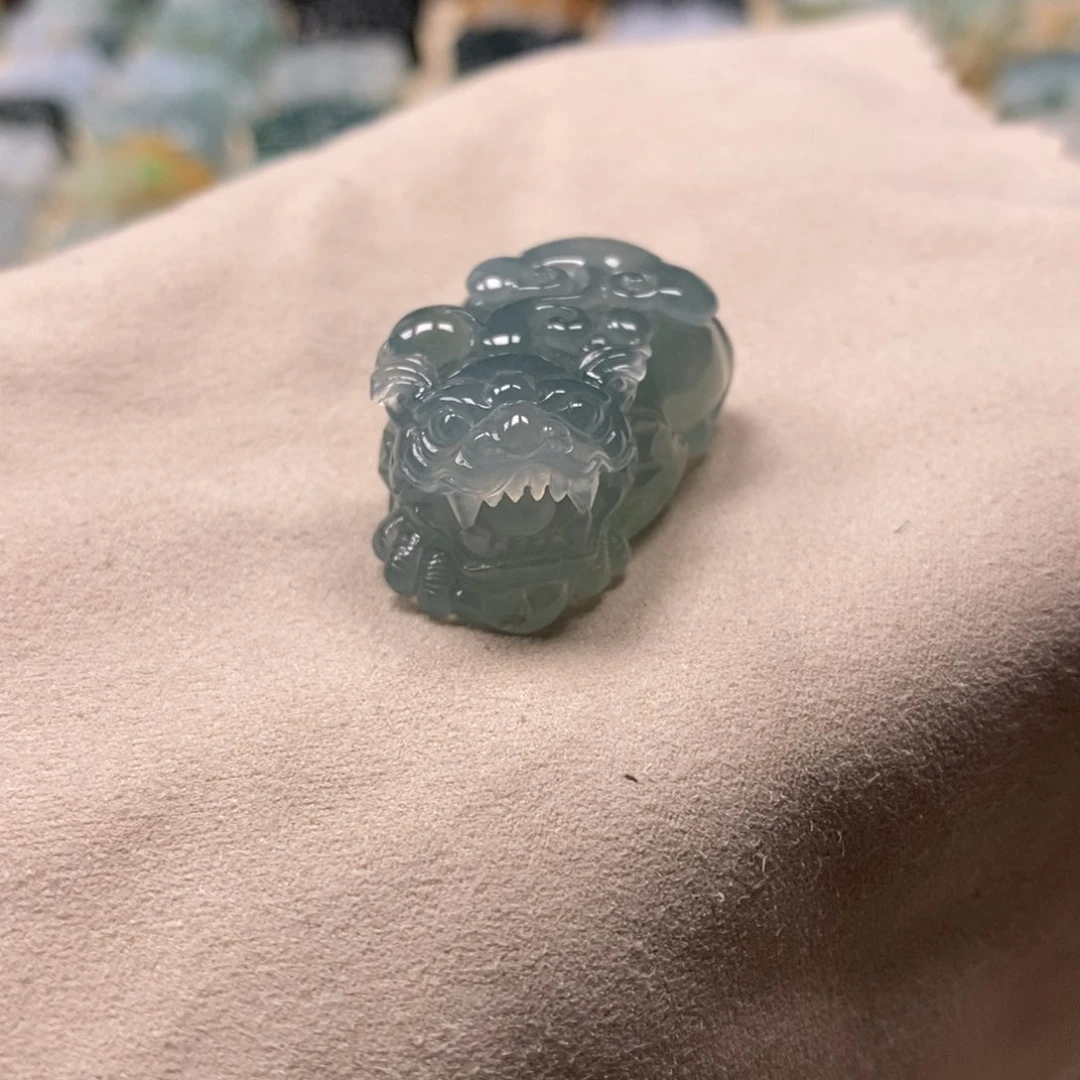 翡翠未镶嵌颈饰天然翡翠吊坠貔貅