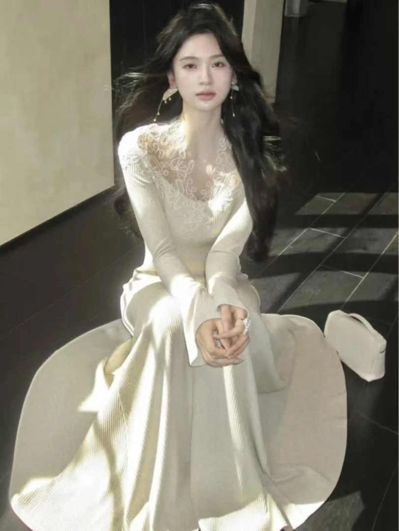 屁屁大码气质氛围感蕾丝秋冬长裙