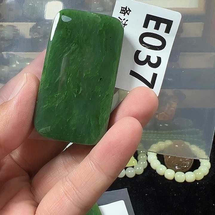 霞***～和田玉未镶嵌颈饰