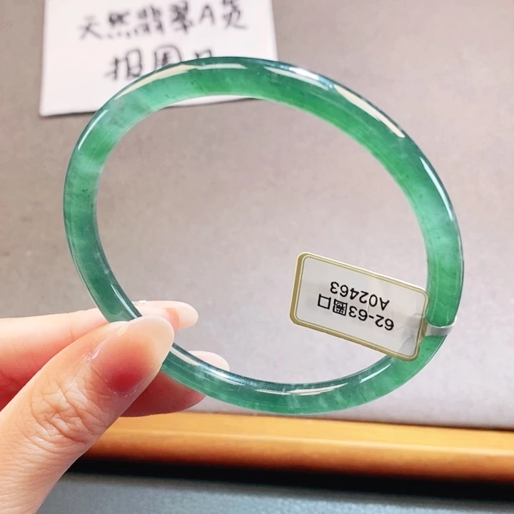 翡翠未镶嵌手镯翡翠手镯12
