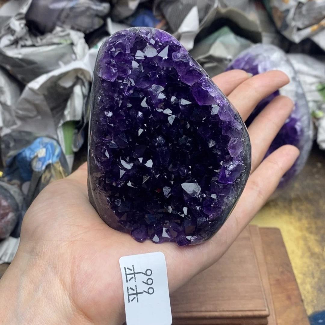 乌拉圭未镶嵌紫晶