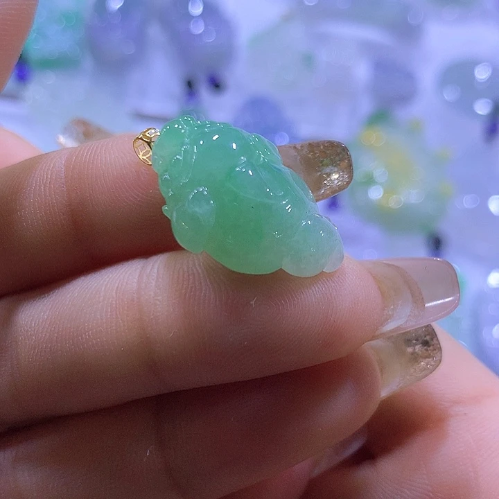 翡翠18K金镶嵌颈饰天然翡翠A货吊坠