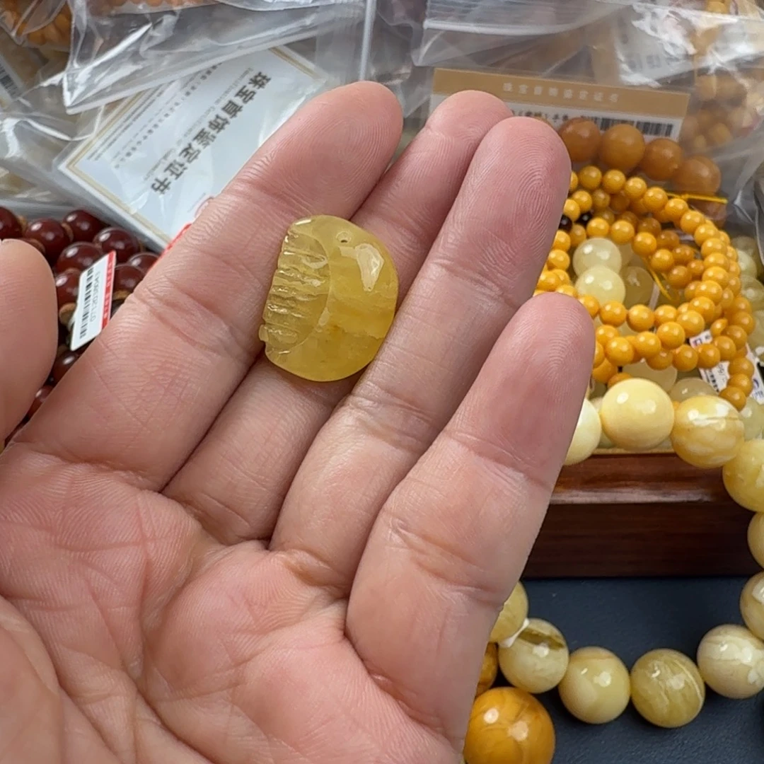 琥珀未镶嵌珠宝奇石