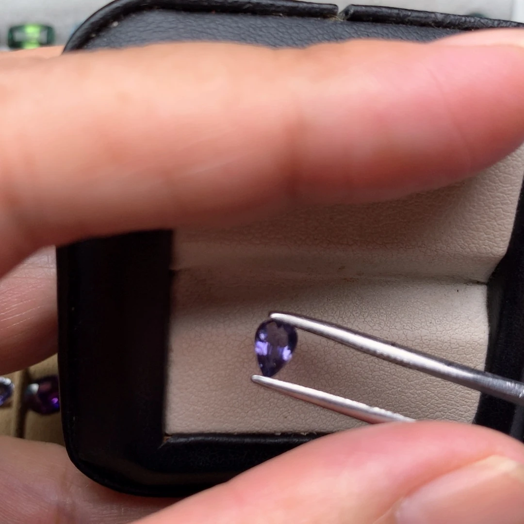 尖晶石裸石未镶嵌