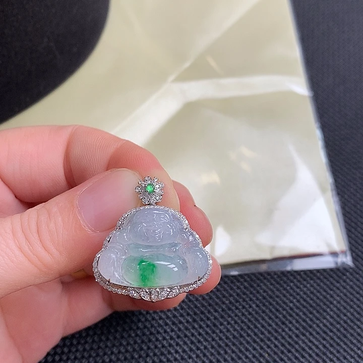 翡翠18K金镶嵌颈饰