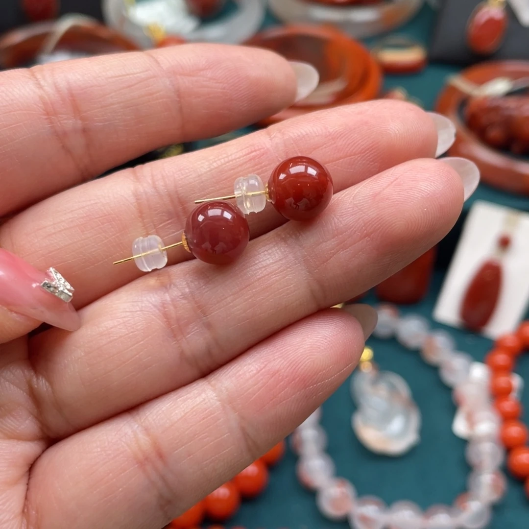 南红玛瑙18K金镶嵌开播福利川料南红牛血红单珠耳钉