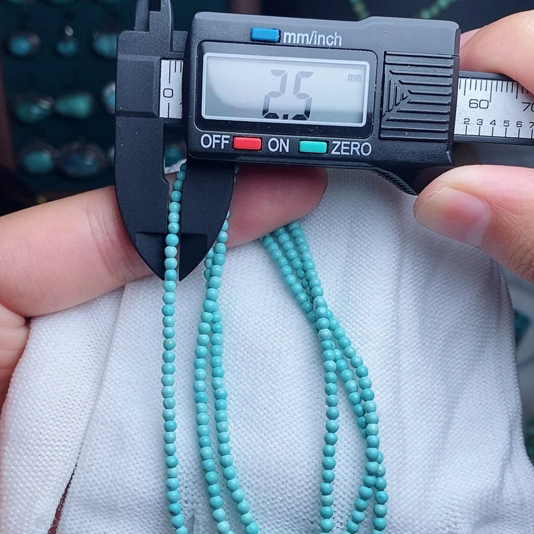 未镶嵌绿松石颈饰