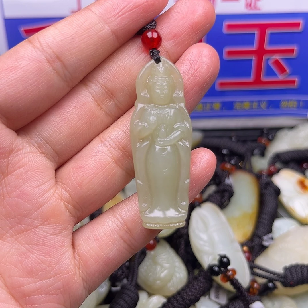 颈饰未镶嵌和田玉