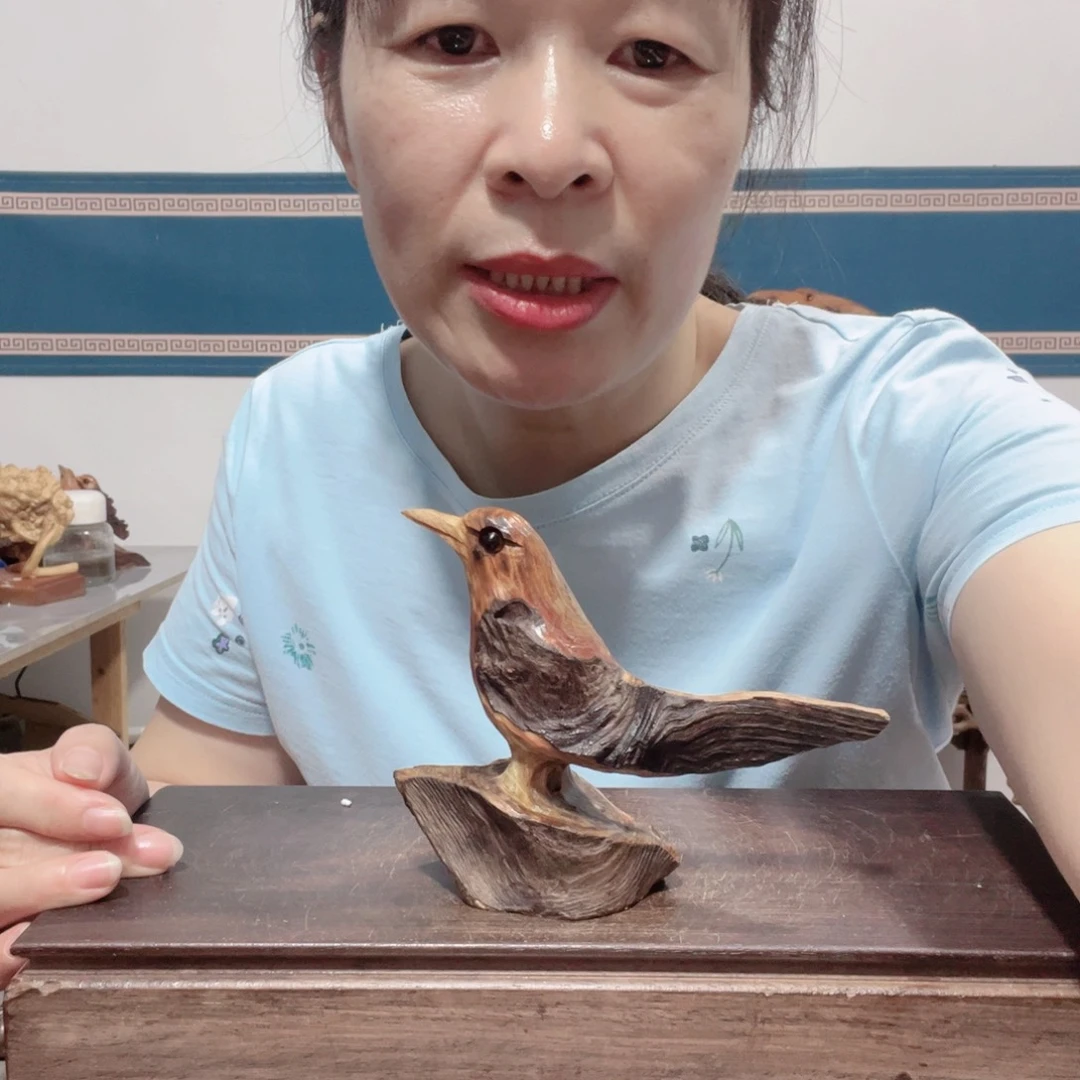 戎***湖百年树的设计风格