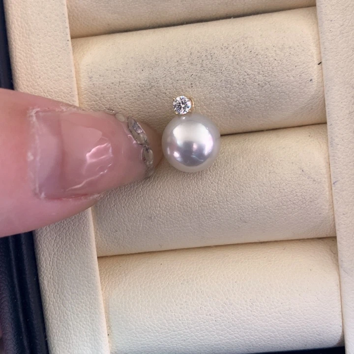 颈饰18K金镶嵌海水珍珠
