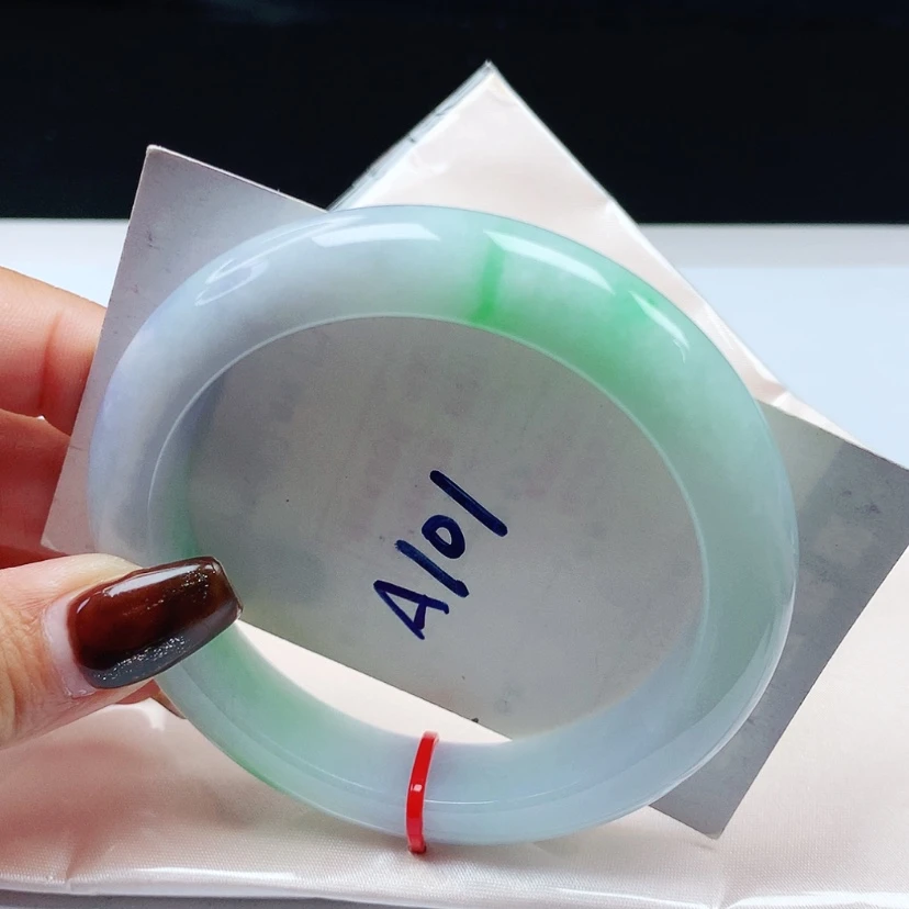 【闪购商品】翡翠手镯未镶嵌 正圈60