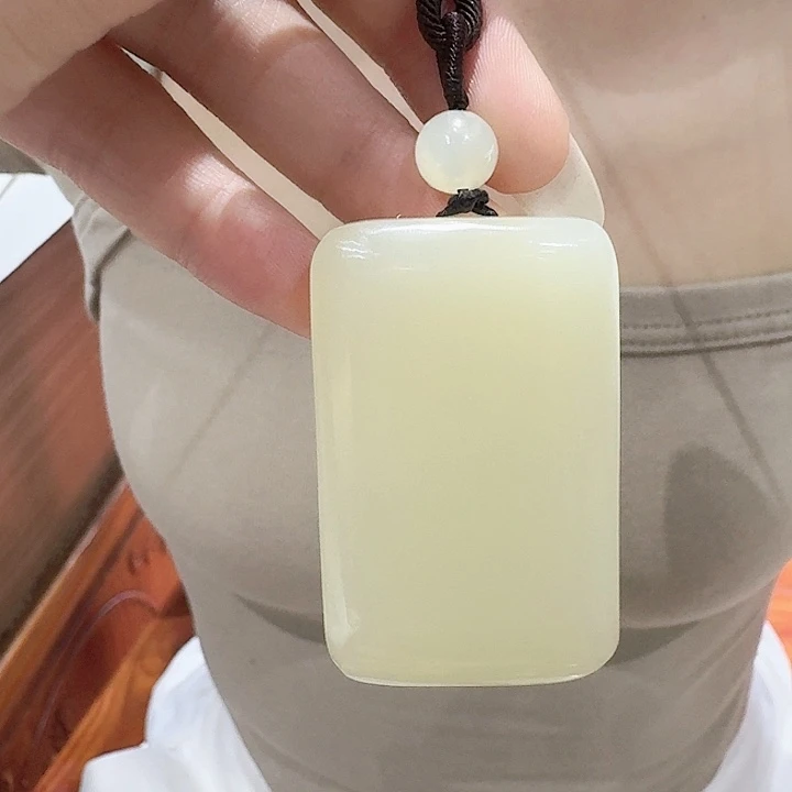 石英岩玉合金颈饰