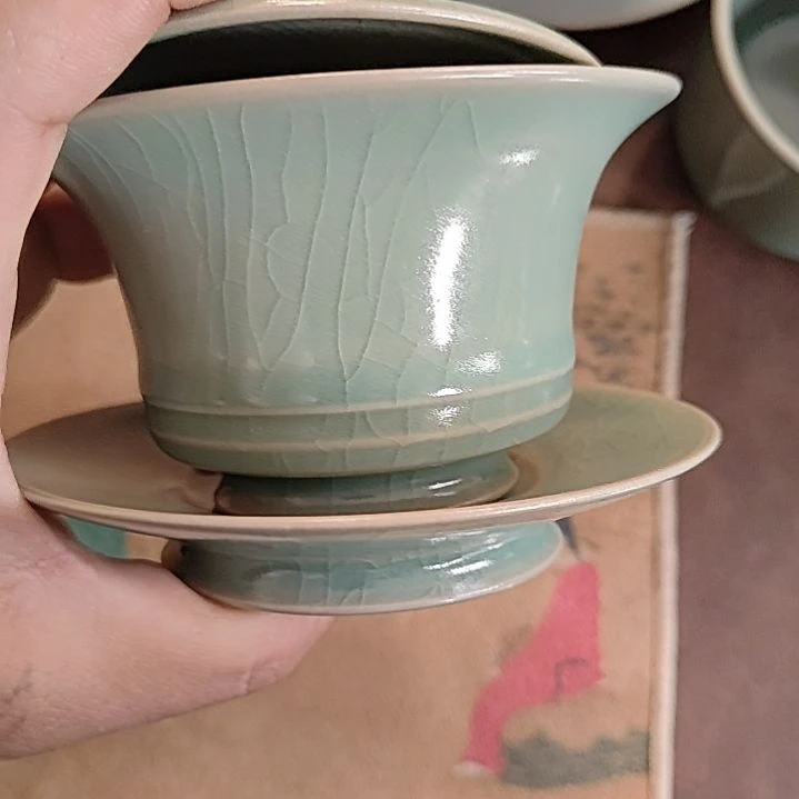 杯子青绿釉 悬停盖碗