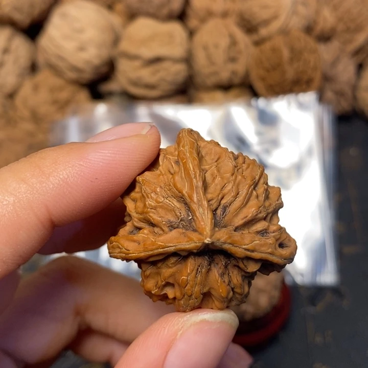 挪***林文玩核桃吊坠文玩核桃异形单只