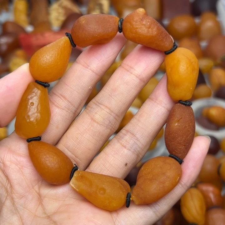 琥珀颈饰未镶嵌天然蜜蜡