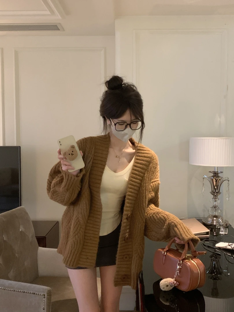 美拉德色系宽松麻花毛衣外套女秋冬季慵懒风软糯加厚保暖针织开衫