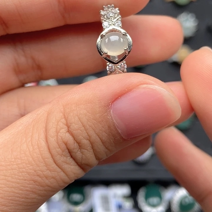 翡翠未镶嵌戒指戒指