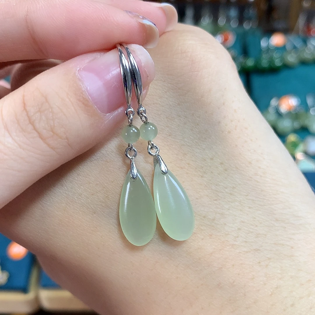 和田玉银S925镶嵌耳饰水滴卡18左右