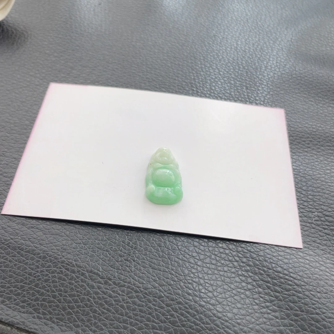 翡翠未镶嵌颈饰纹佛公