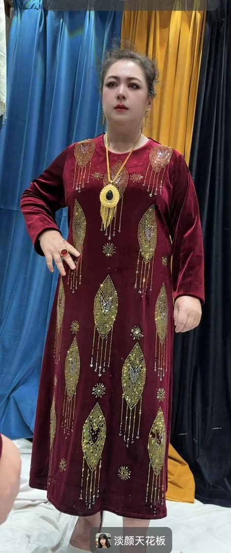 3.8    大码2025连衣裙中老年新款时尚女装