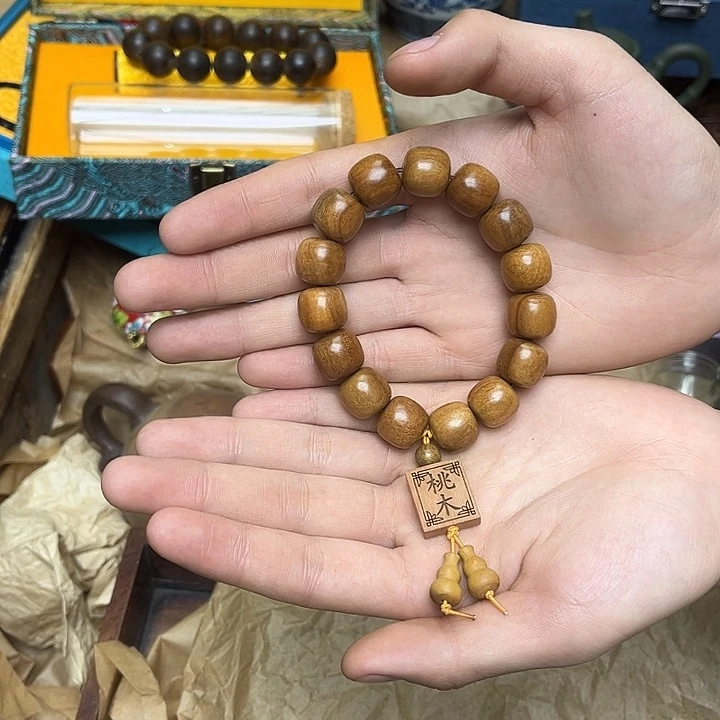 大叶紫檀（黑酸枝木类）