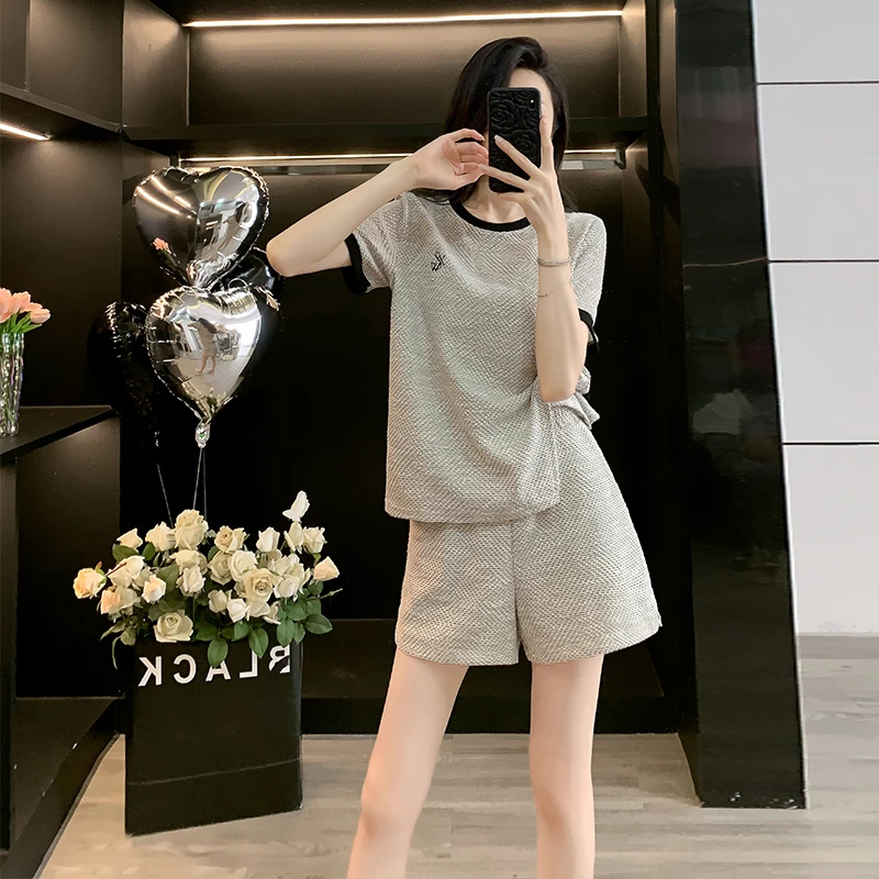 洋气衣服女装夏装套装2025新款爆款条纹短袖T恤时尚休闲百搭短裤
