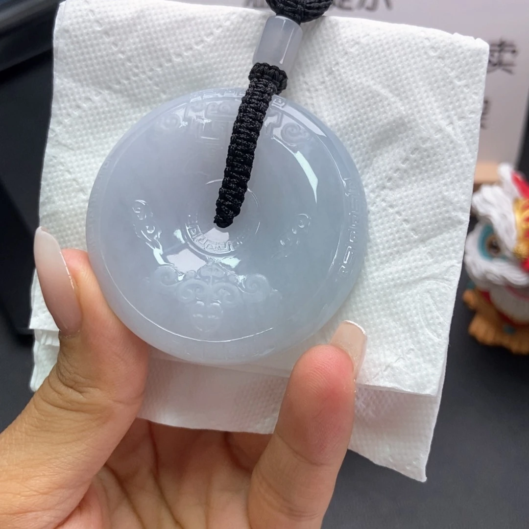 翡翠挂件未镶嵌翡翠