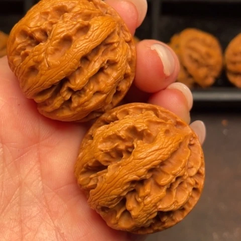 文玩核桃吊坠秦岭野生核桃