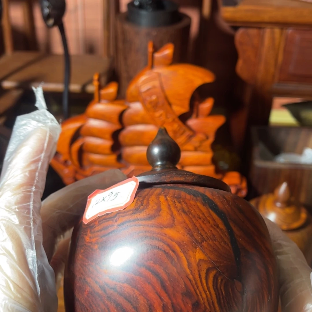 Z***g微凹黄桃料的茶叶罐瑕