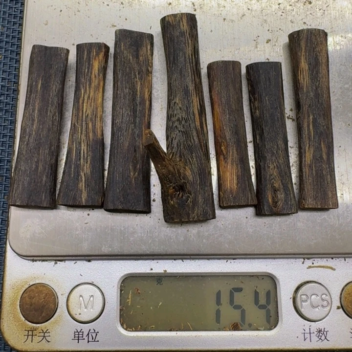 沉香碎屑沉香绿奇楠沉香树心油15.3克