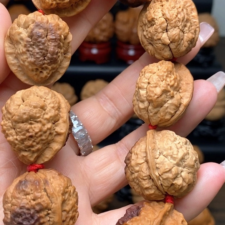 文玩核桃吊坠云石手持